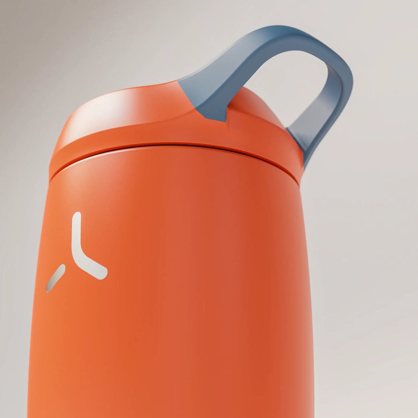insulated-performance-shaker-bottle-j8 SHKR_18550_dwSS-S1.1_burntOrange_midnightBlue_1_4_xLowLoop_edit.png
