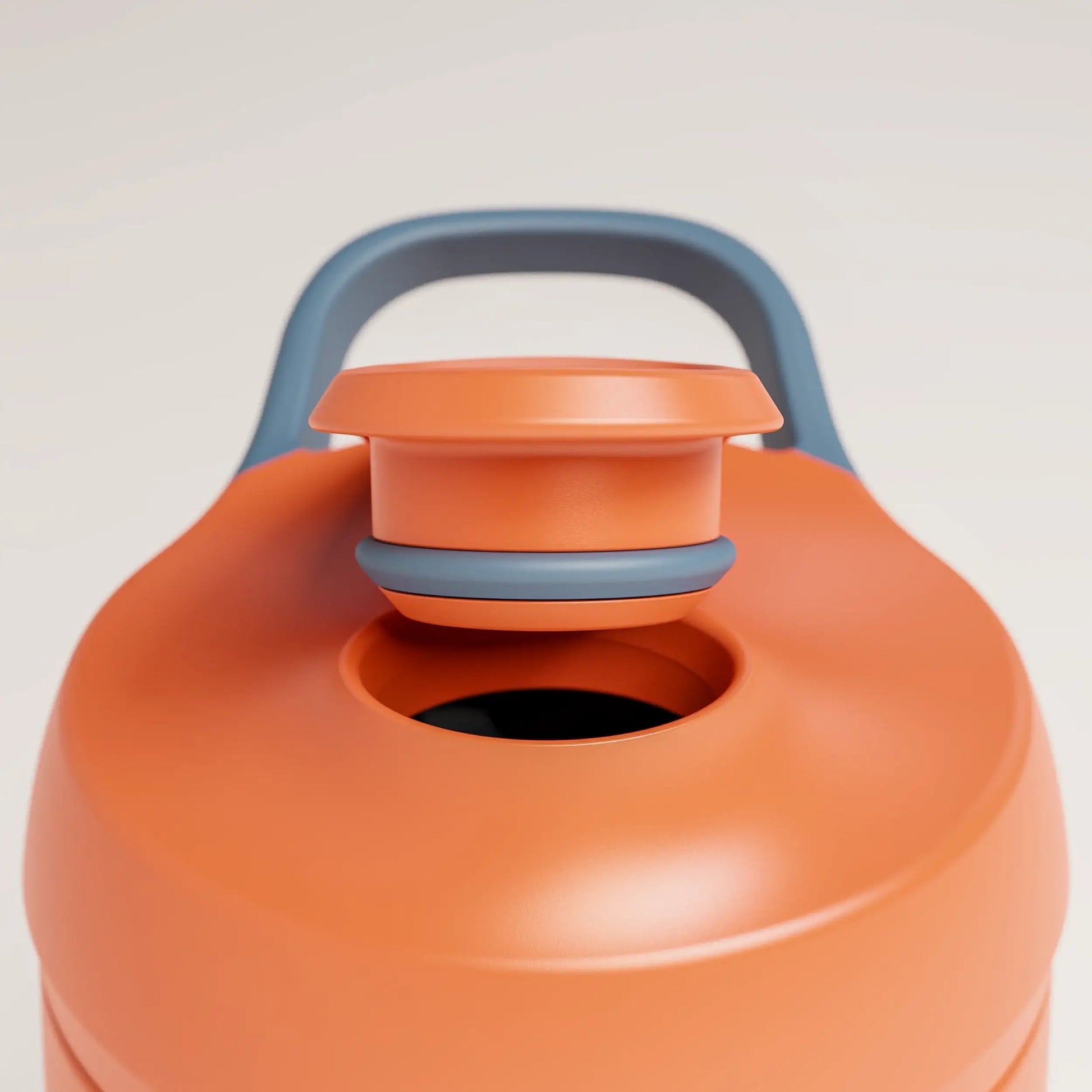insulated-performance-shaker-bottle-j8 SHKR_18550_dwSS-S1.1_burntOrange_midnightBlue_2_2.5_MPCloop_edit.png