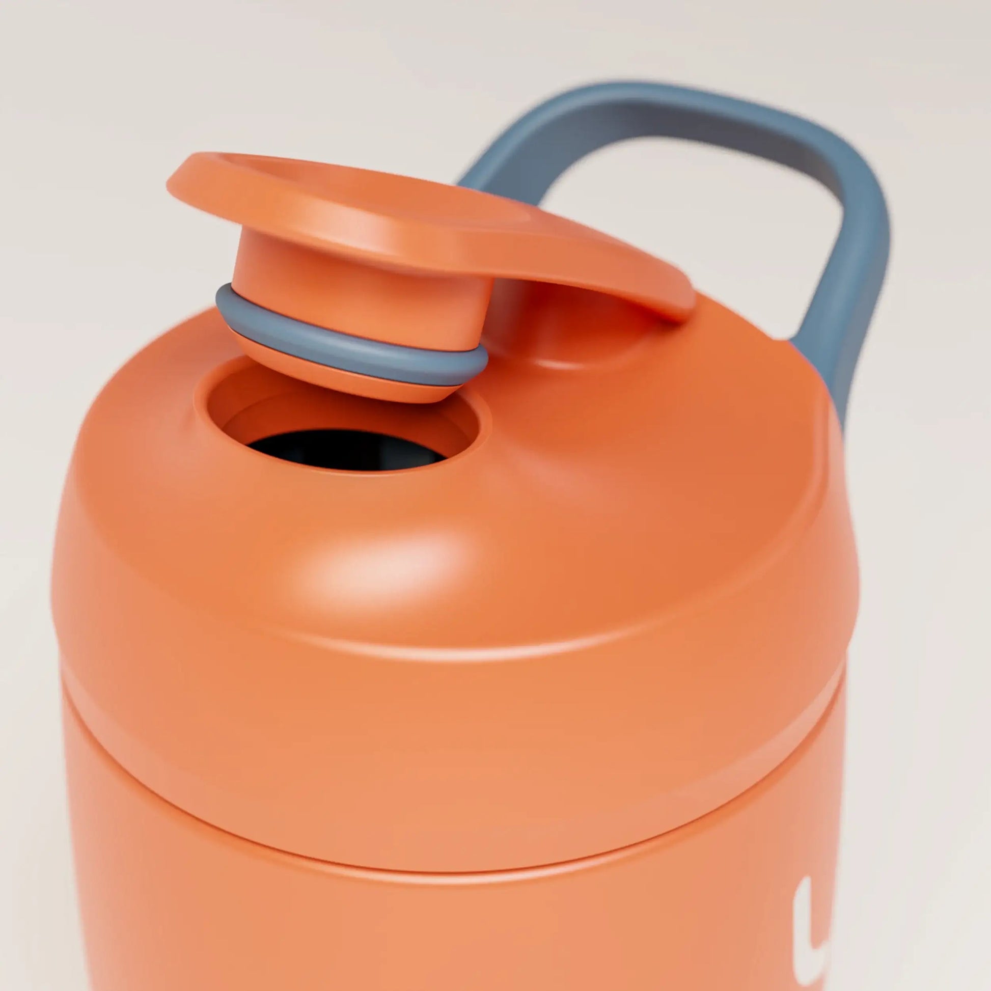 insulated-performance-shaker-bottle-j8 SHKR_18550_dwSS-S1.1_burntOrange_midnightBlue_2_4_highInsert_edit.png