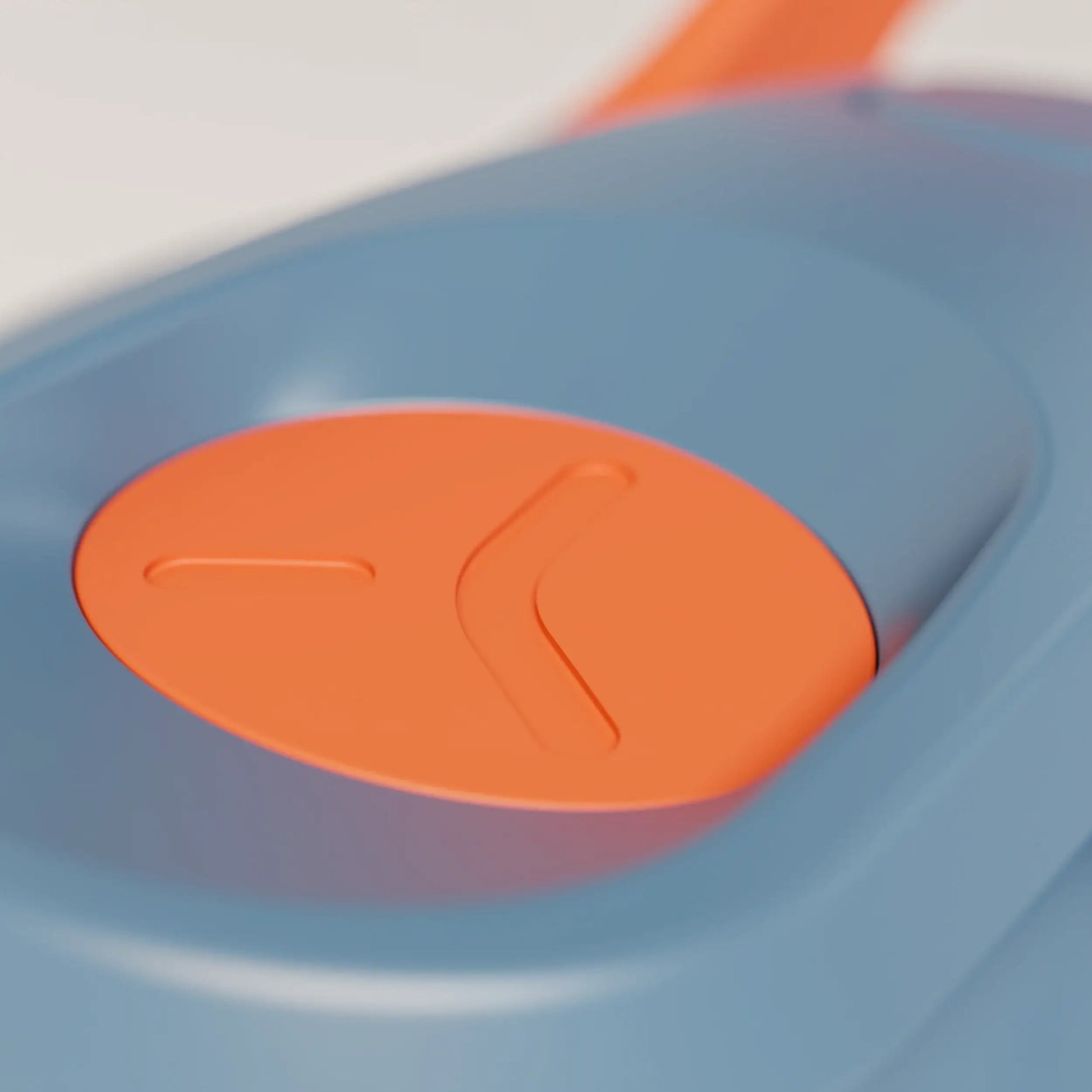 insulated-performance-shaker-bottle-j8 SHKR_18550_dwSS-S1.1_midnightBlue_burntOrange_1_11_xInsertCloseup_edit.png