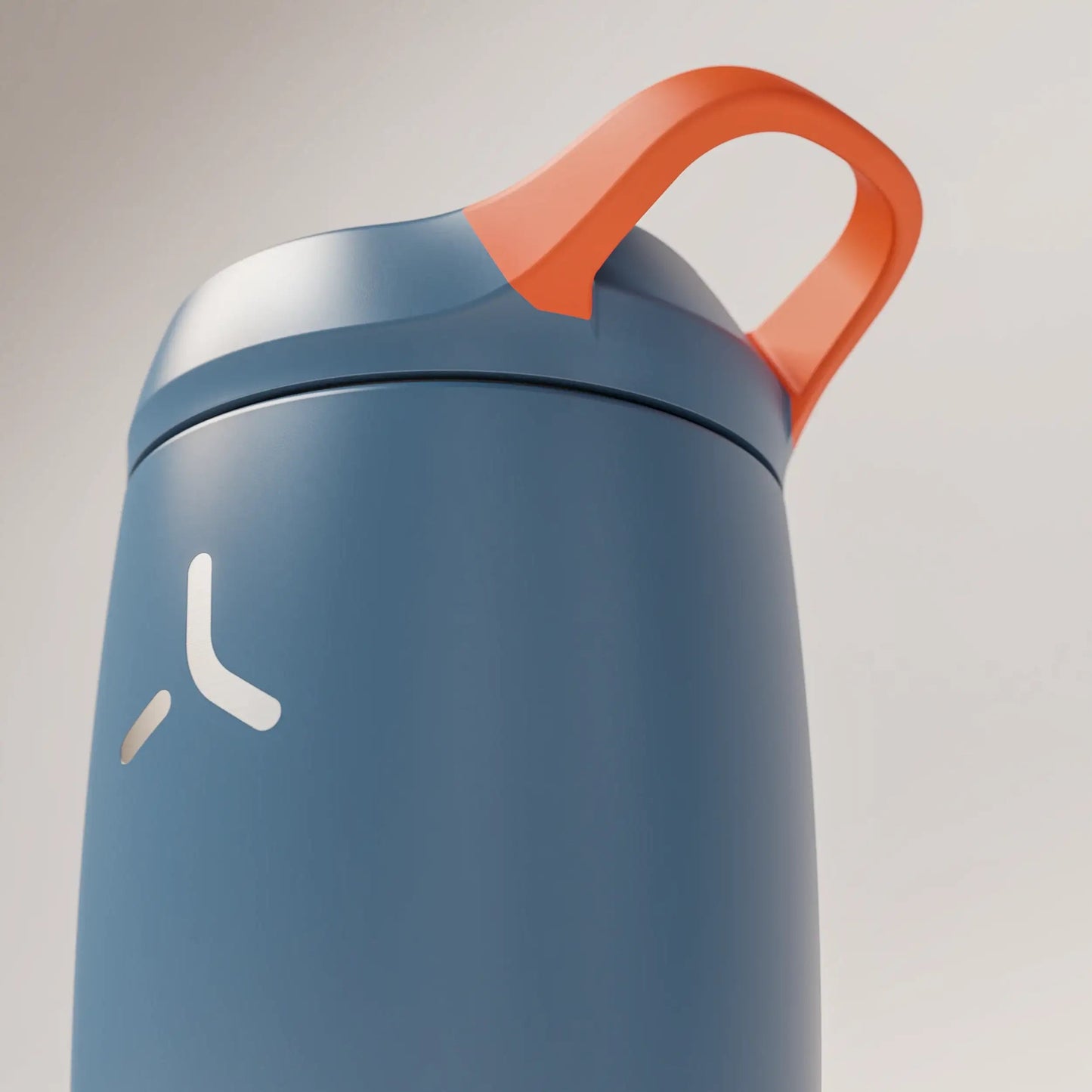 insulated-performance-shaker-bottle-j8 SHKR_18550_dwSS-S1.1_midnightBlue_burntOrange_1_4_xLowLoop_edit.png