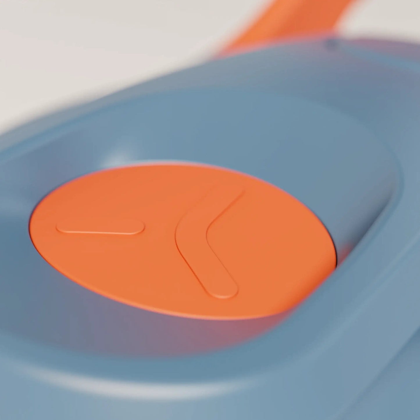 ecozen-performance-shaker-bottle-c1 SHKR_24700_P-S1.1_midnightBlue_burntOrange_1_11_xInsertCloseup_edit.png